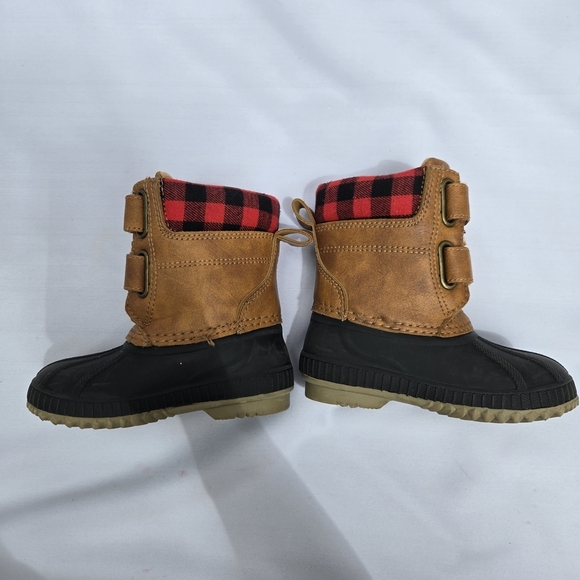 Gap Kids Tan and Black Winter Duck Boots Size 7/8 - Picture 2 of 8